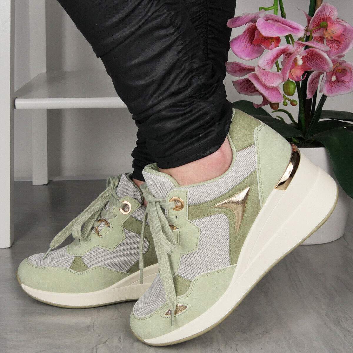 CICELY Green Classic Lace Up Pumps Sneakers