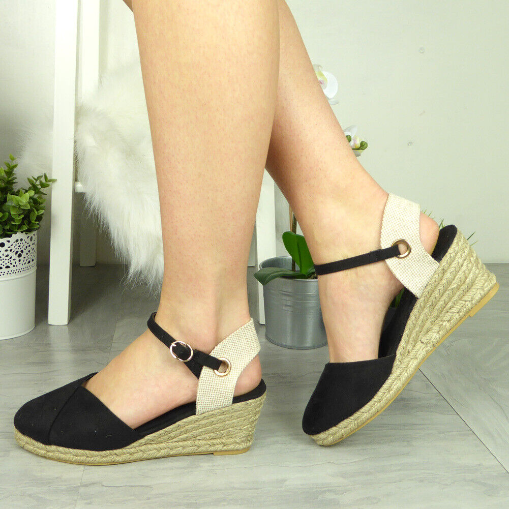 JANAA Black Hessian Closed Toe Buckle Sandals